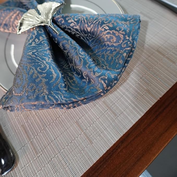 WAZAIGUR Placemats Set of 4 for Dining Table Heat-Resistant Washable Place Mats Woven Vinyl Kitchen Table Mats Easy to Clean,Cream