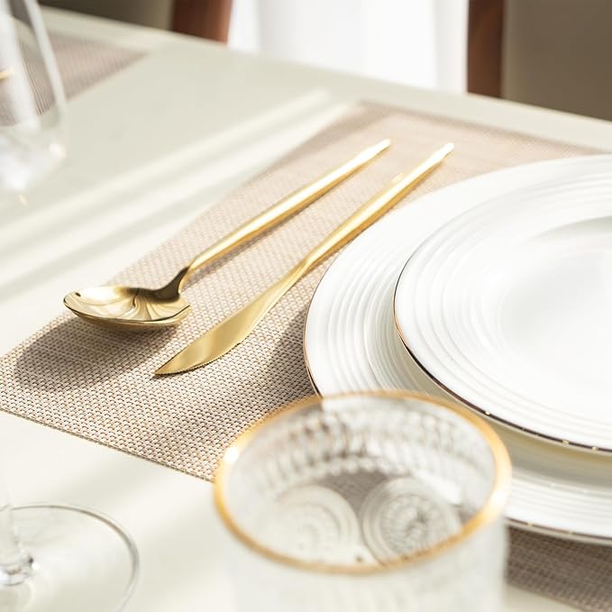 Placemats Set of 4 Vinyl/Plastic Woven Place Mats for Kitchen Table Indoor/Outdoor Washable Placemat Wipeable Dining Table Mats (Beige,4)