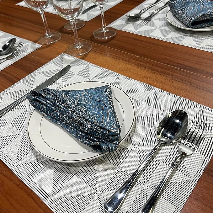 Placemat,Blending Color Durable Woven Vinyl Placemat Washable Heat-Resistant Anti-Skid Kitchen Dining Table Mats (Set of 4, White Black)