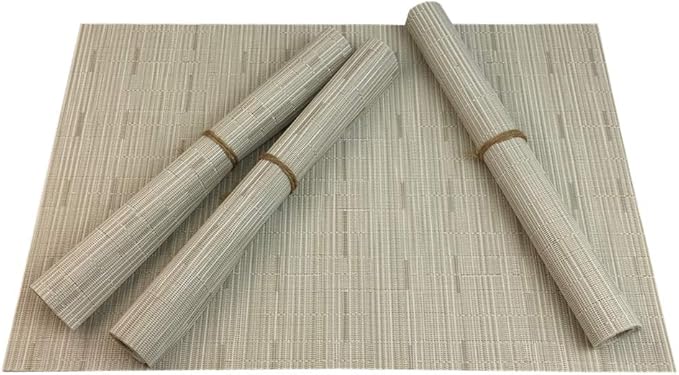 WAZAIGUR Placemats Set of 4 for Dining Table Heat-Resistant Washable Place Mats Woven Vinyl Kitchen Table Mats Easy to Clean,Cream