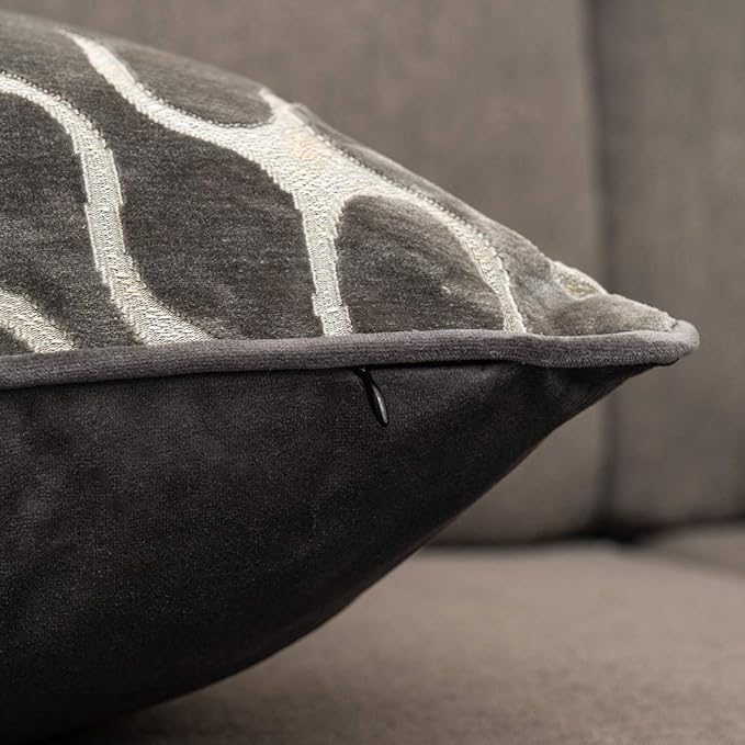 Yangest Silver Grey Square Throw Pillow Cover Wavy Velvet Cushion Cover Modern Zippered Pillowcase for Sofa Couch Bedroom Living Room Chair, 20 x 20 Inch