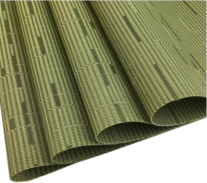 WAZAIGUR Placemats Set of 4 for Dining Table Heat-Resistant Washable Place Mats Woven Vinyl Kitchen Table Mats Easy to Clean,Green