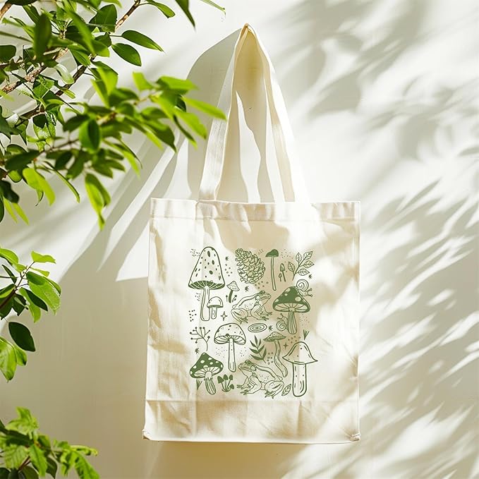 Mushroom Frog Tote Bag Cute Frogs Funny Canvas Bag Aesthetic Cotton Canvas Tote Bag for Women Gift Reusable Grocery Bag Shopping Beach Shoulder Bag