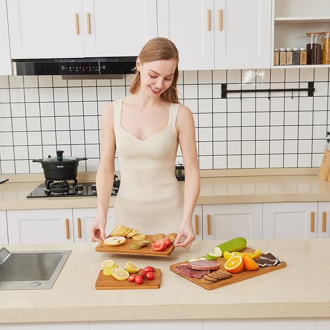 Bamboo cutting boards for home and kitchen,chopping board with juice groove,hanging hole and handles,for charcuterie,meat,bread,cheese,fruit and vegetables,carbonized bamboo, Set of 3(S+M+L)