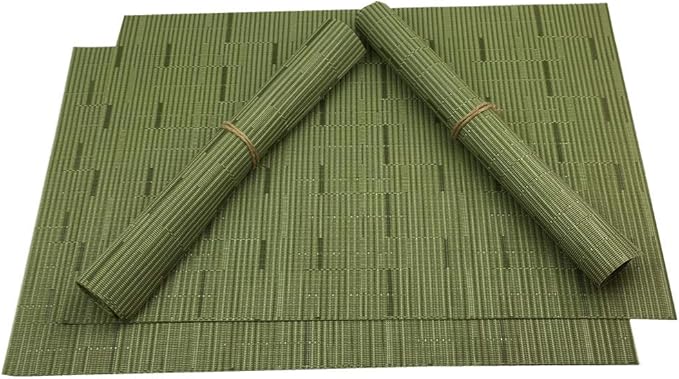 WAZAIGUR Placemats Set of 4 for Dining Table Heat-Resistant Washable Place Mats Woven Vinyl Kitchen Table Mats Easy to Clean,Green