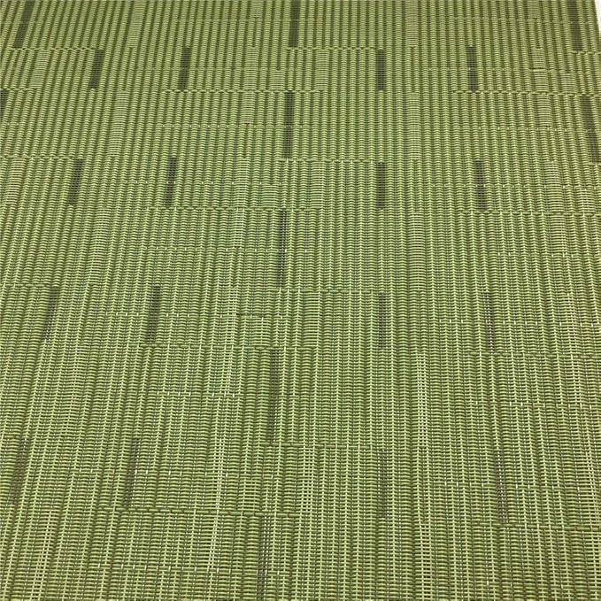 WAZAIGUR Placemats Set of 4 for Dining Table Heat-Resistant Washable Place Mats Woven Vinyl Kitchen Table Mats Easy to Clean,Green