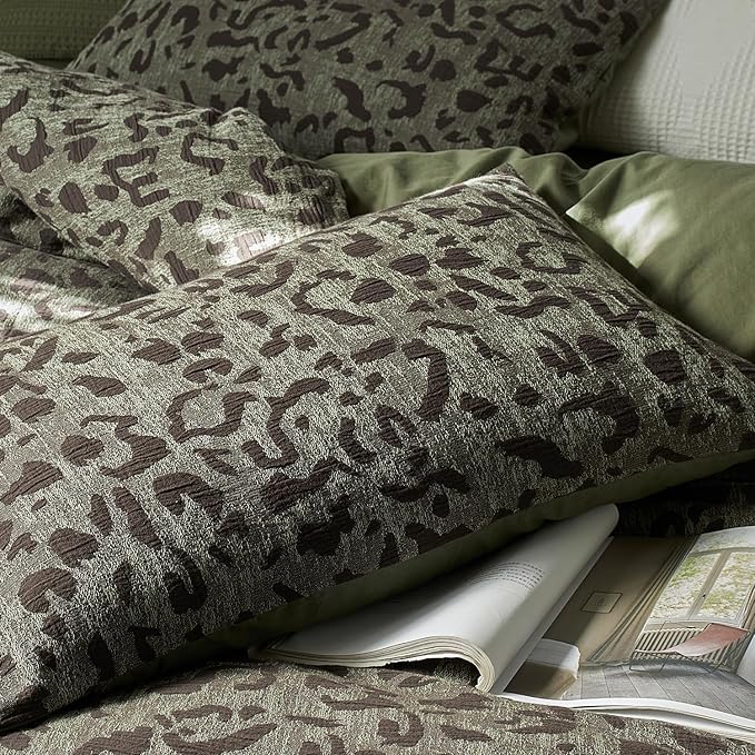 mixinni Leopard Duvet Cover Queen Size, Premium Yarn-Dyed Jacquard Cotton Duvet Cover with Green Leopard Print, Farmhouse Bedding Set with 2 Pillowcases Perfect for Him and Her-(Queen Size, Green)