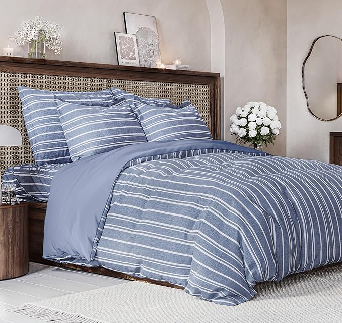Duvet Cover Queen Size Set - Extra Soft Queen Size Duvet Cover 90 x 90 with 2 Pillow Shams - Hotel Luxury Easy Care & Fade Free w/Zipper Closures & Ties - Comfy Breathable Bedding Set (Blue Stripes)